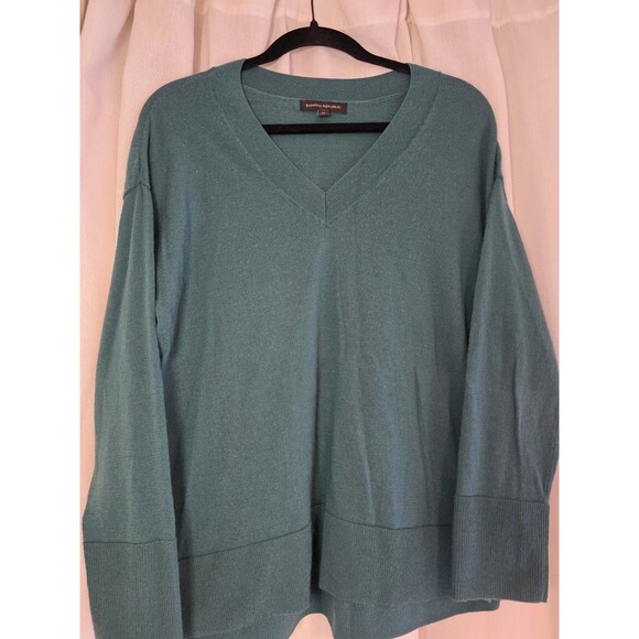 Banana Republic Ladies' Merino Wool V-Neck Sweater, Green Bayberry Medium Preppy - Picture 2 of 9